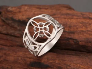 Jeshayuan Hollow  Celtic Knot Ring